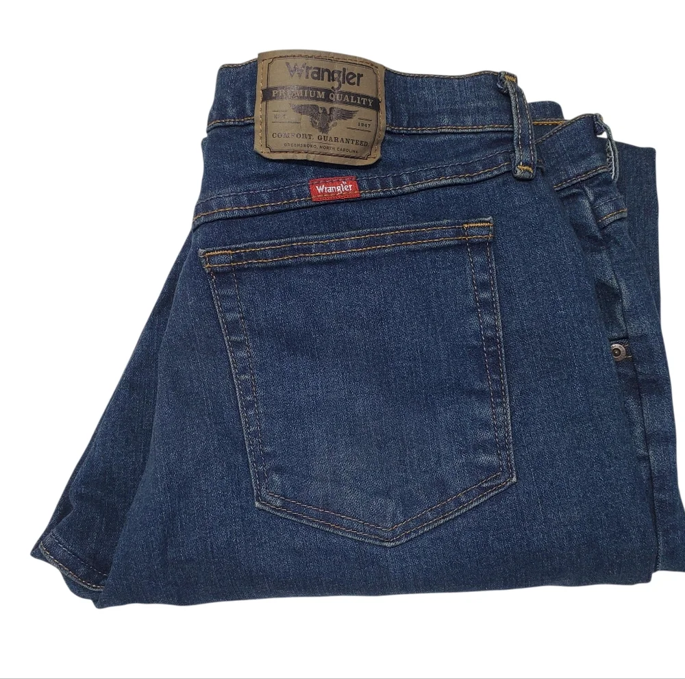 Wrangler Men's Blue Jeans Size 32 X 32